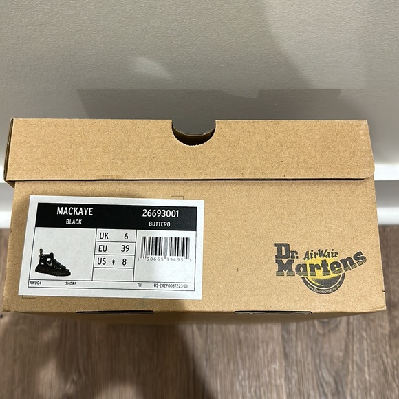 Dr. Martens Sandals ‘Mackaye’ - Picture 9 of 9